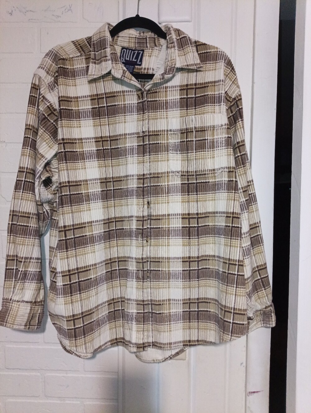 Quizz Men's Brown Plaid Casual Button-Down Shirt